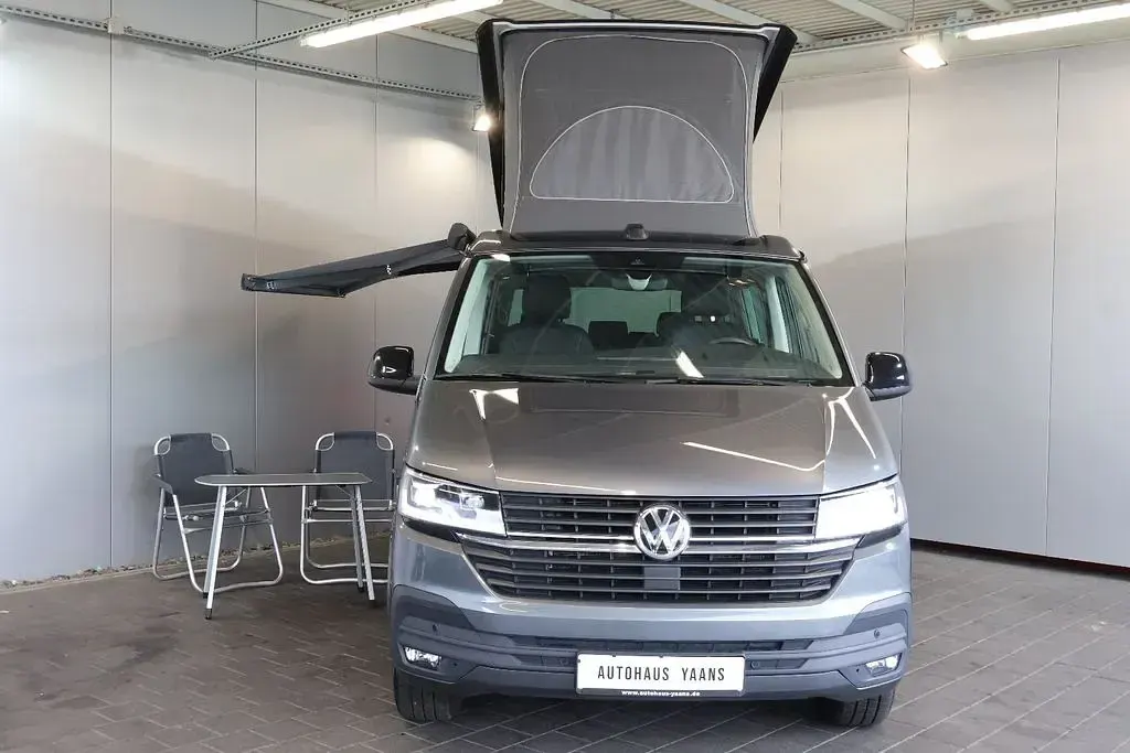 Gebraucht VW California Beach 150 PS (110 kW) 2023 Grau Van