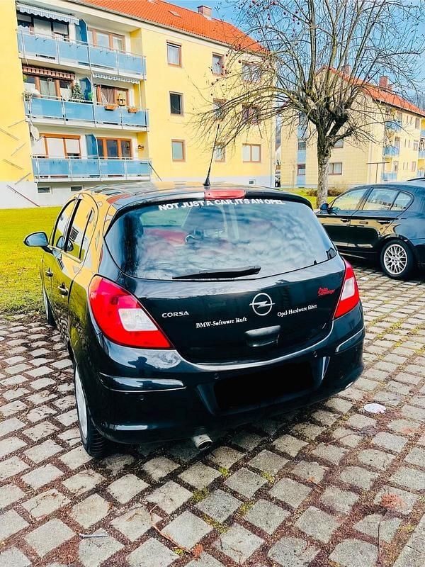 Schwarz Gebraucht 2009 Opel Corsa Kombi | 2.000 € - Bild 1/4