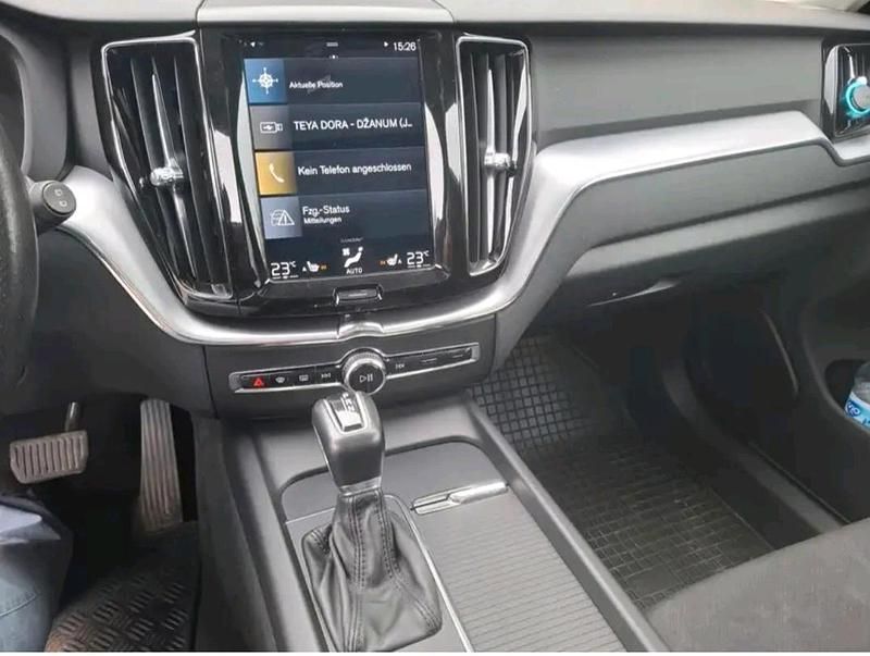 Gebraucht Volvo XC60 Momentum 190 PS (139 kW) 2019 Grau SUV