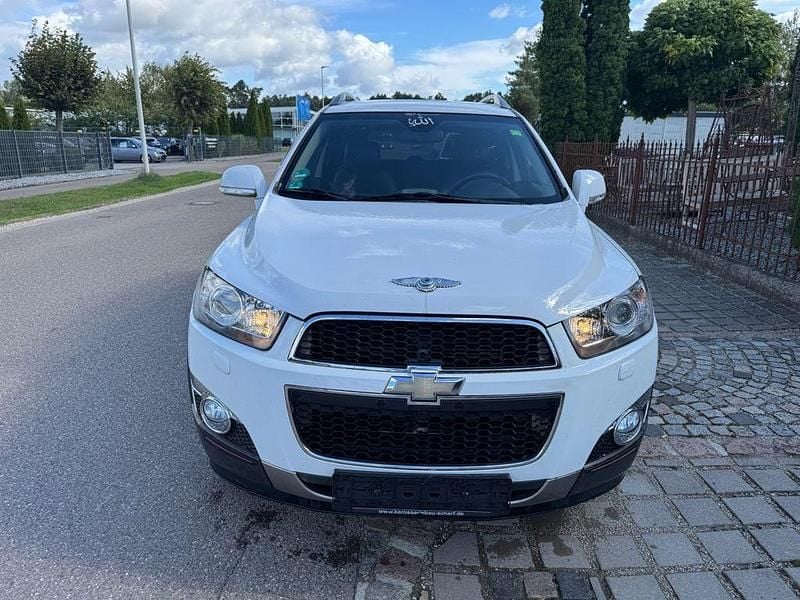 Weiß Gebraucht 2011 Chevrolet Captiva LTZ SUV | 2.200 € (Superpreis) - Bild 1/4