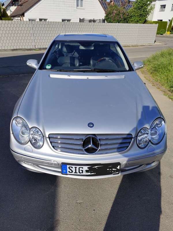 Silber Gebraucht 2004 Mercedes CLK320 Elegance Coupé | 8.000 € (Superpreis) - Bild 1/4