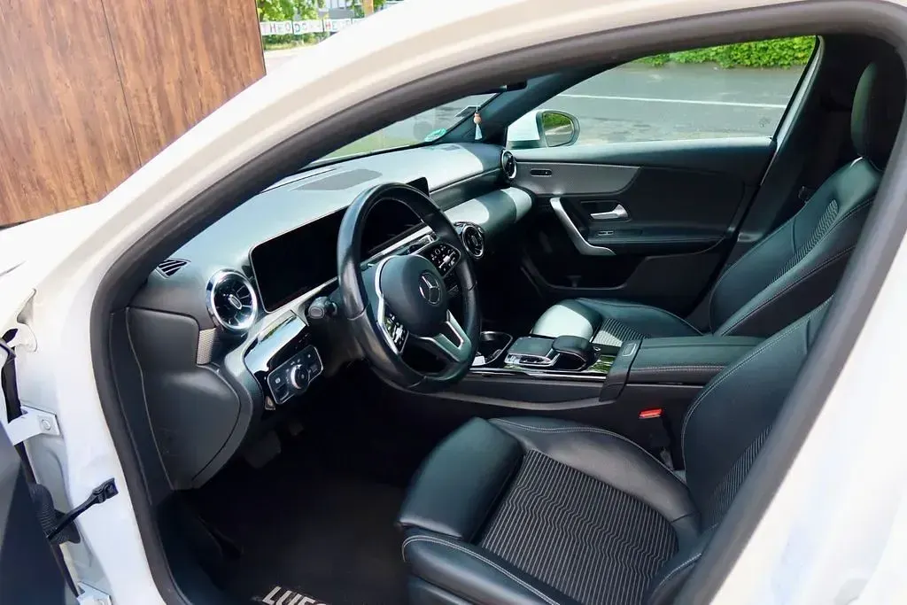 Gebraucht Mercedes A220 190 PS (139 kW) 2019 Weiß Limousine