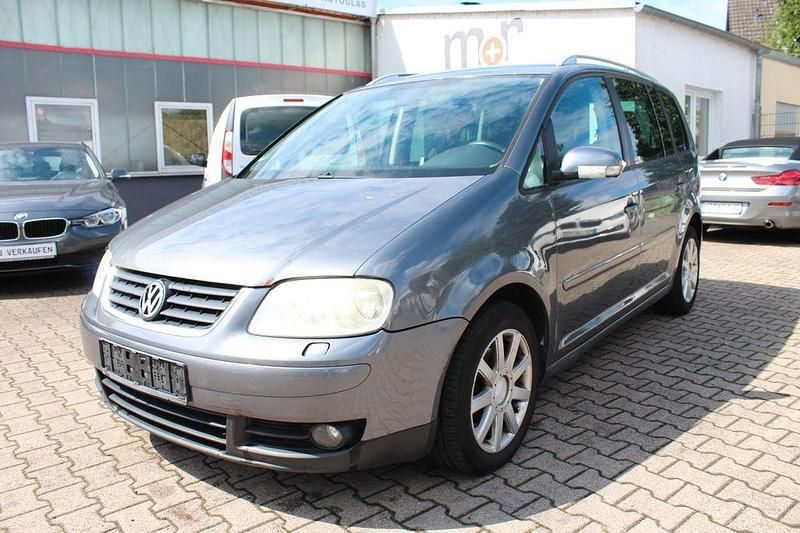 Grau Gebraucht 2006 VW Touran Trendline Van / Kleinbus | 1.990 € (Etwas zu teuer) - Bild 1/4