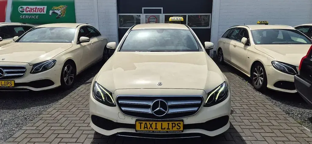 Gebraucht Mercedes E200 150 PS (110 kW) 2019 Hellelfenbein Limousine