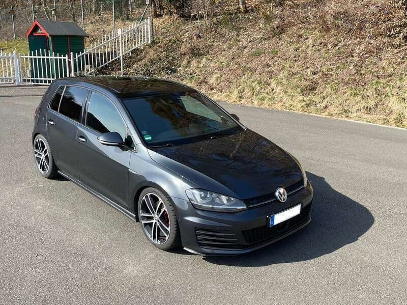 Schwarz Gebraucht 2015 VW Golf VII GTD Limousine | 16.990 € (Etwas zu teuer) - Bild 1/4