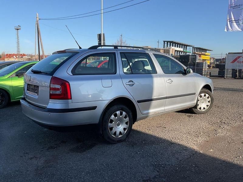 Gebraucht Skoda Octavia Ambiente 105 PS (77 kW) 2008 Silber Kombi