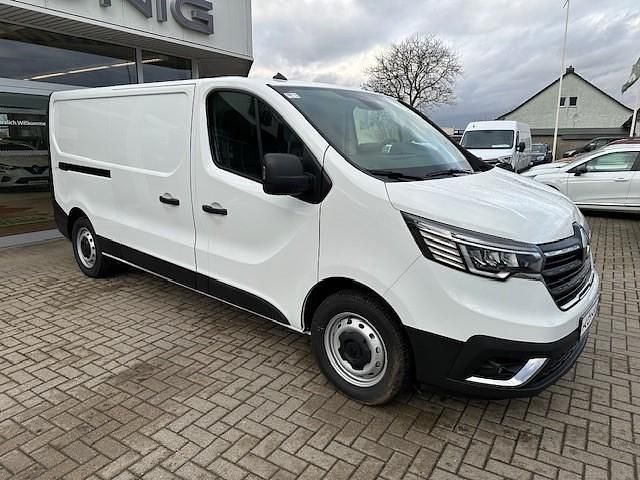 Neu Renault Trafic Komfort 110 PS (80 kW) 2025 Weiß Van / Kleinbus