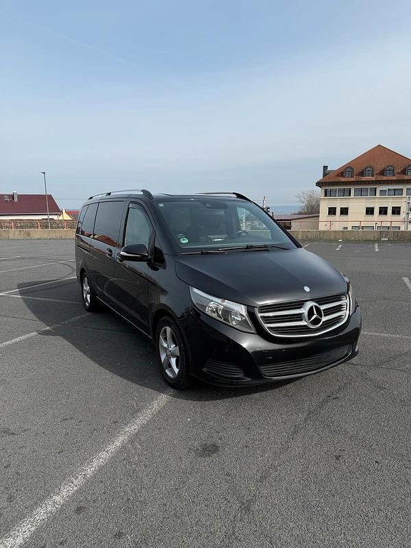 Gebraucht Mercedes V220 163 PS (119 kW) 2016 Schwarz Van / Kleinbus