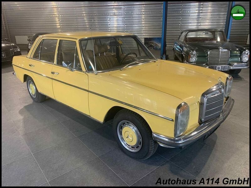 Gelb Gebraucht 1973 Mercedes W115 Limousine | 9.888 € - Bild 1/4