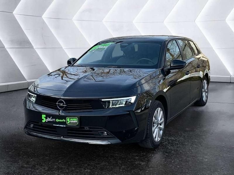 Gebraucht Opel Astra Enjoy 110 PS (80 kW) 2023 Lackierung schwarz perla nera/ Kombi