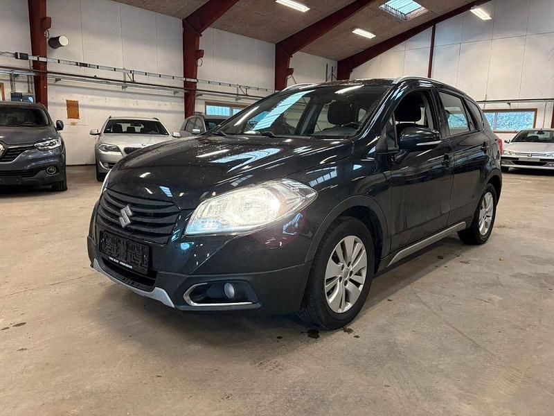 Schwarz Gebraucht 2014 Suzuki SX4 S-Cross SUV | 7.900 € (Fairer Preis) - Bild 1/4