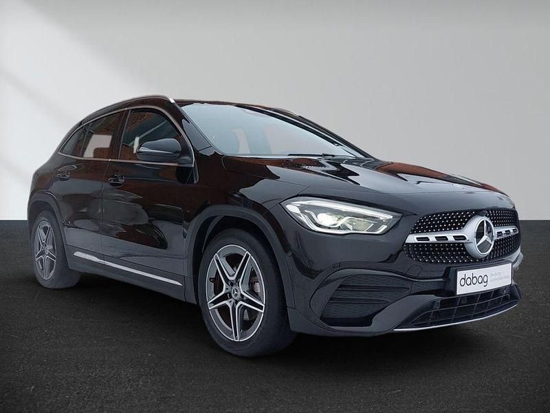 Gebraucht Mercedes GLA200 AMG line 163 PS (119 kW) 2022 Nachtschwarz  unilack SUV