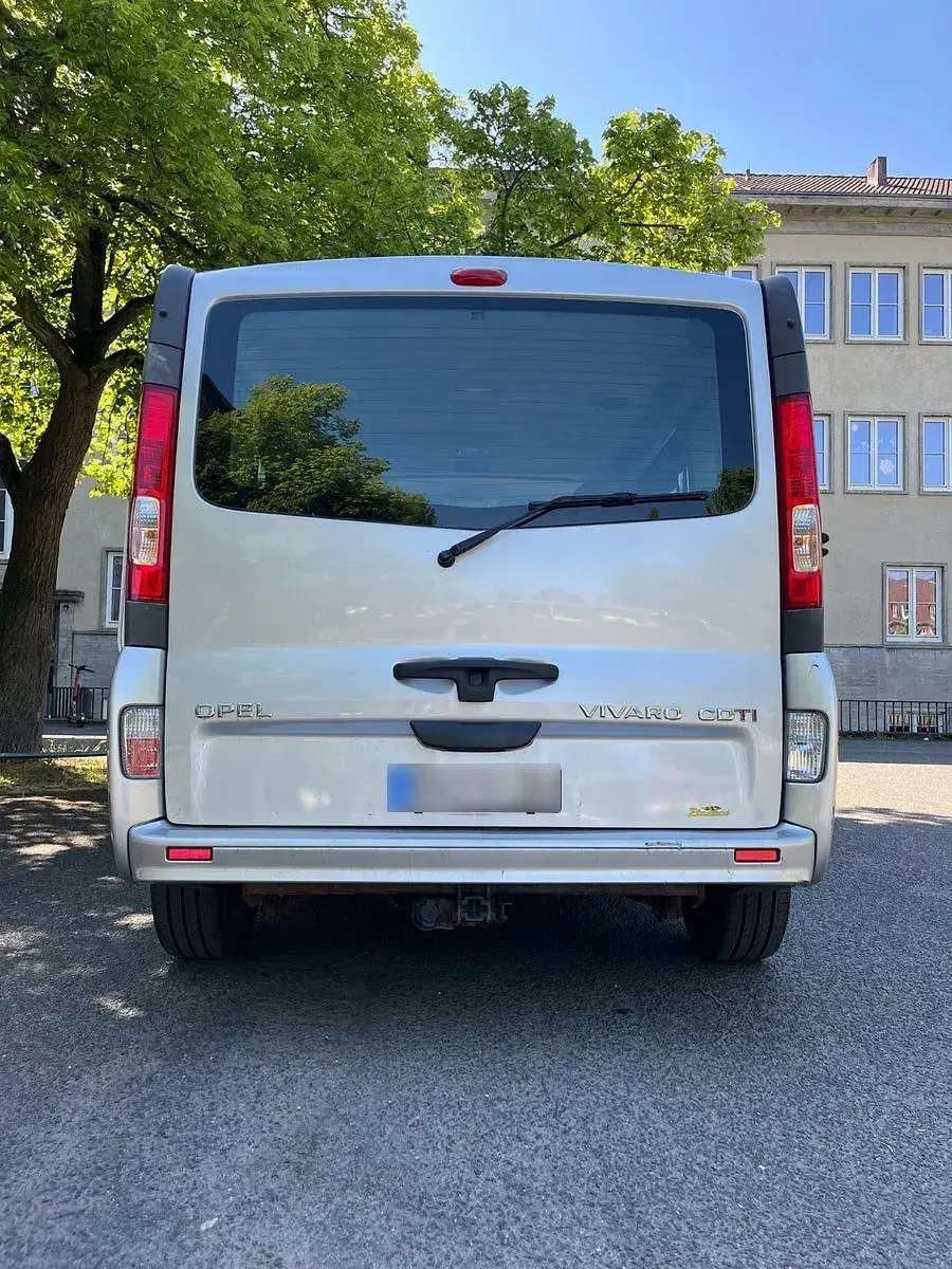 Gebraucht Opel Vivaro 114 PS (83 kW) 2014 Silber Van / Kleinbus