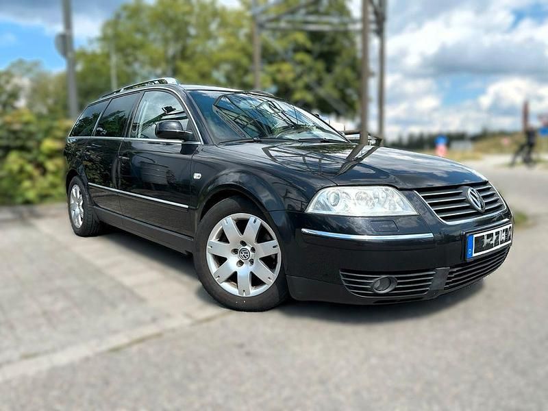 Schwarz Gebraucht 2003 VW Passat Highline Kombi | 4.200 € (Etwas zu teuer) - Bild 1/4