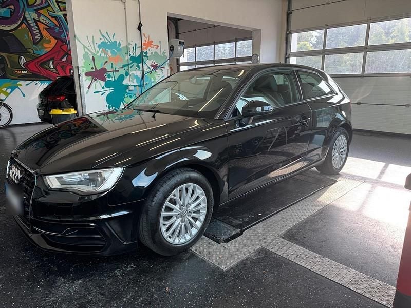 Gebraucht Audi A3 Comfort 150 PS (110 kW) 2015 Schwarz Limousine