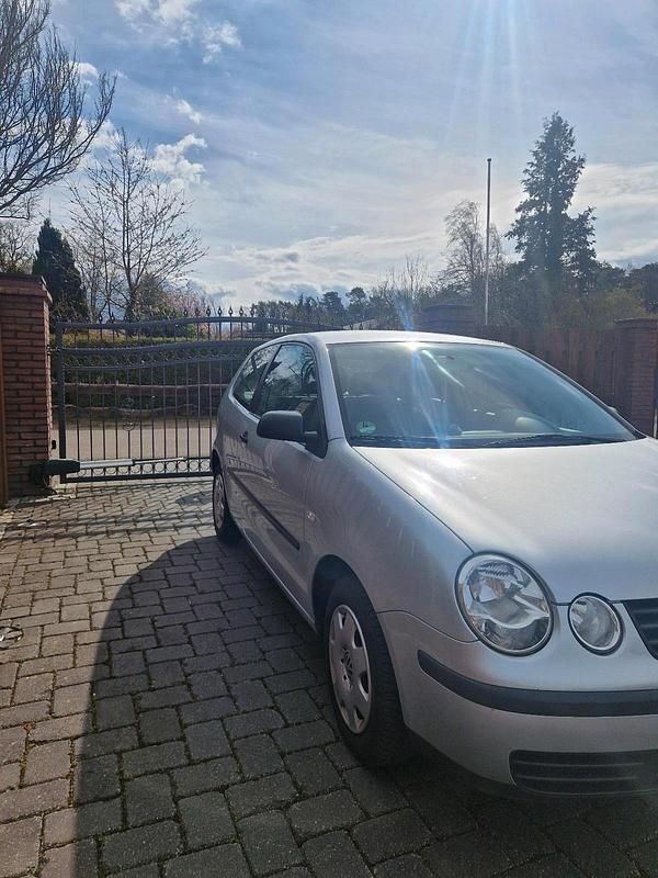 Gebraucht VW Polo 65 PS (47 kW) 2004 Silber Kleinwagen
