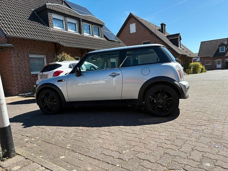 Usado Mini ONE 90 HP (66 kW) 2004 Prateado Citadino