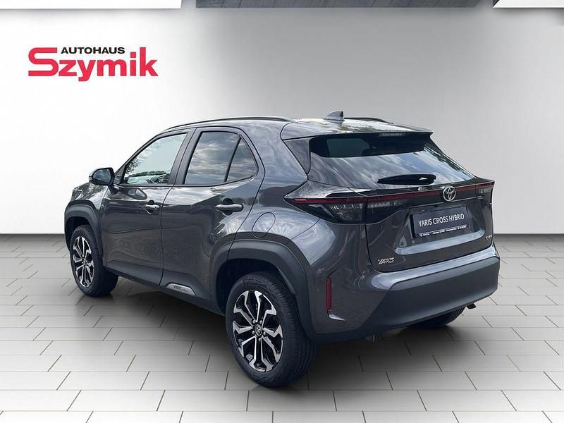 Gebraucht Toyota Yaris Cross Style 131 PS (96 kW) 2025 Grau SUV