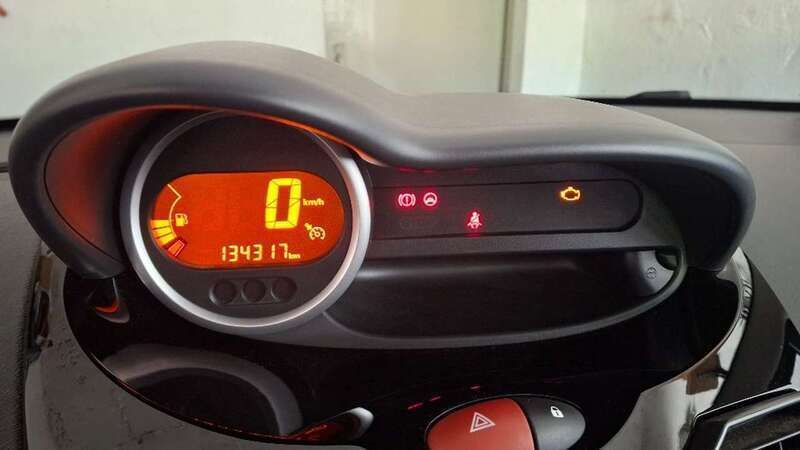 Schwarz Gebraucht 2014 Renault Twingo Initiale Paris Kleinwagen | 3.700 € (Fairer Preis) - Bild 1/4