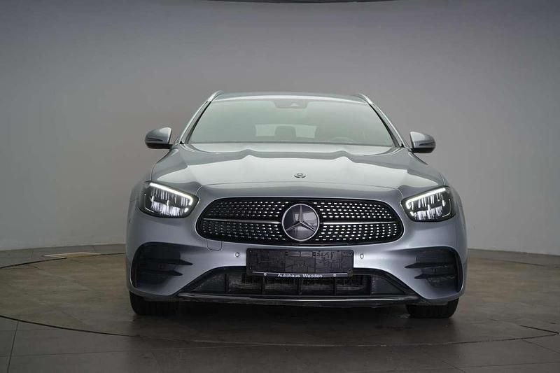 Gebraucht Mercedes E300 AMG line 194 PS (142 kW) 2020 High tech silber Kombi