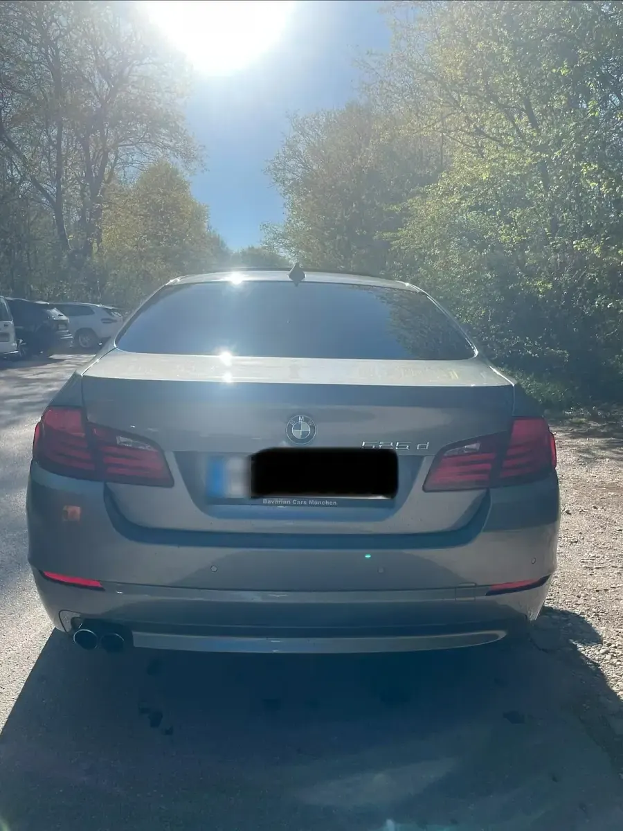 Gebraucht BMW 525 204 PS (150 kW) 2010 Grau Limousine
