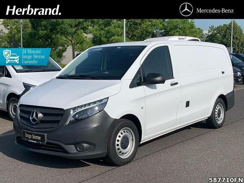 Weiss Gebraucht 2023 Mercedes Vito Van / Kleinbus | 50.373 € - Bild 1/4
