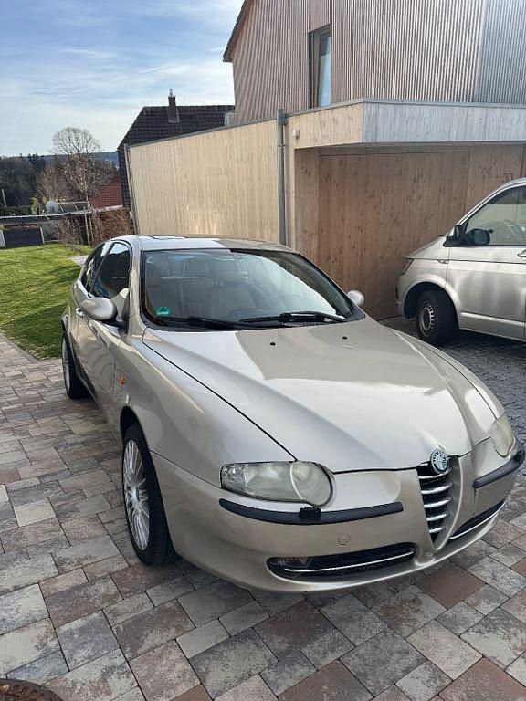 Gebraucht Alfa Romeo 147 105 PS (77 kW) 2004 Kleinwagen