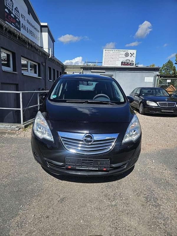 Other Gebraucht 2011 Opel Meriva Design Edition Van / Kleinbus | 2.950 € (Guter Preis) - Bild 1/4