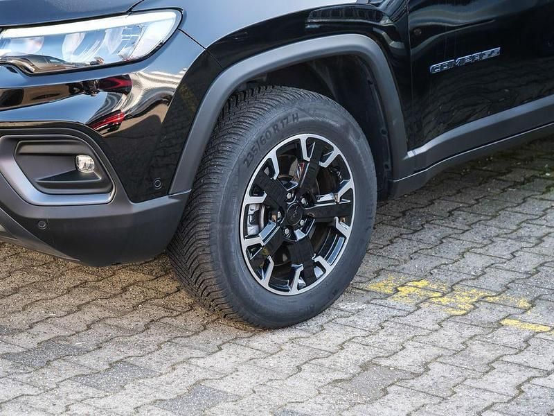 Gebraucht Jeep Compass Trailhawk 241 PS (177 kW) 2022 Schwarz SUV