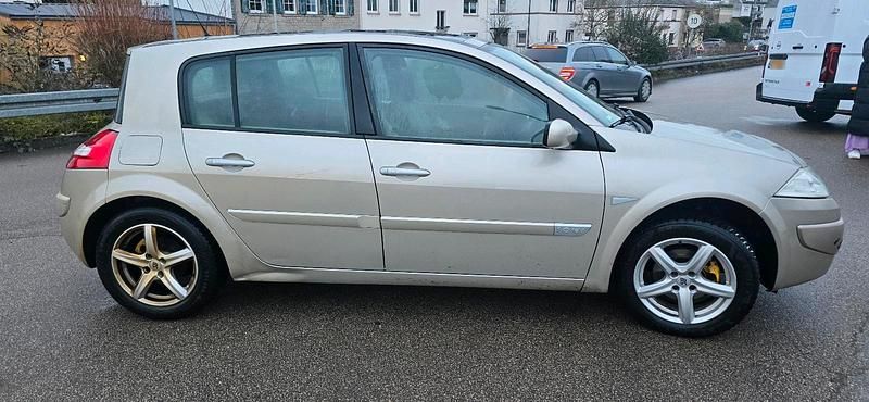 Gebraucht Renault Mégane II 102 PS (75 kW) 2007 Gold Kleinwagen