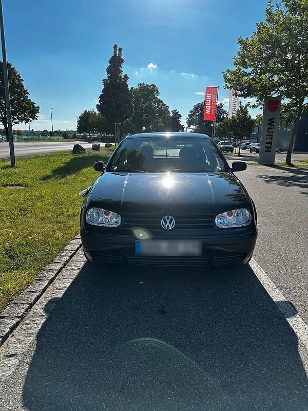 Schwarz Gebraucht 2001 VW Golf IV Kleinwagen | 2.400 € (Fairer Preis) - Bild 1/4