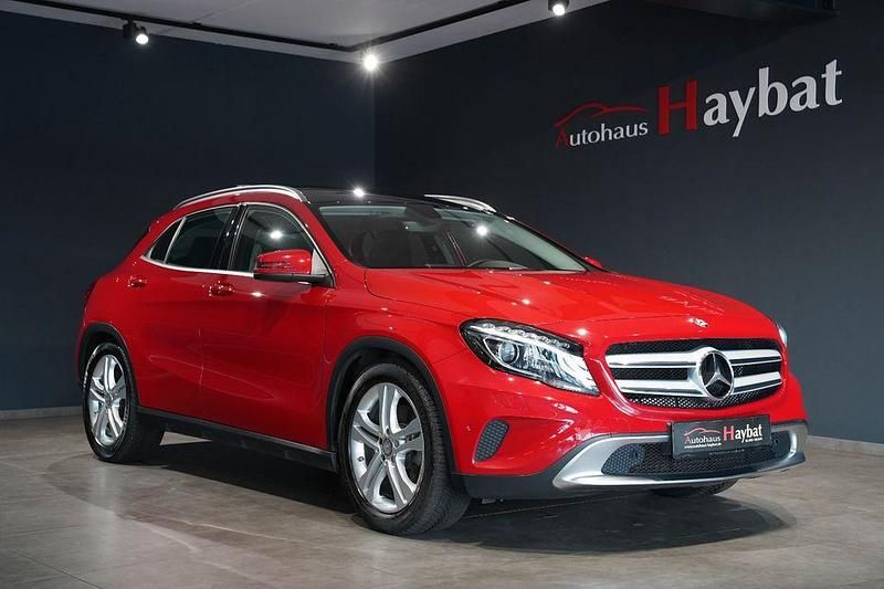 Rot Gebraucht 2015 Mercedes GLA250 SUV | 19.950 € (Fairer Preis) - Bild 1/4