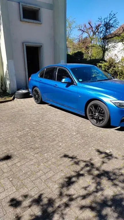 Gebraucht BMW 320 Sport Line 184 PS (135 kW) 2014 Blau Limousine