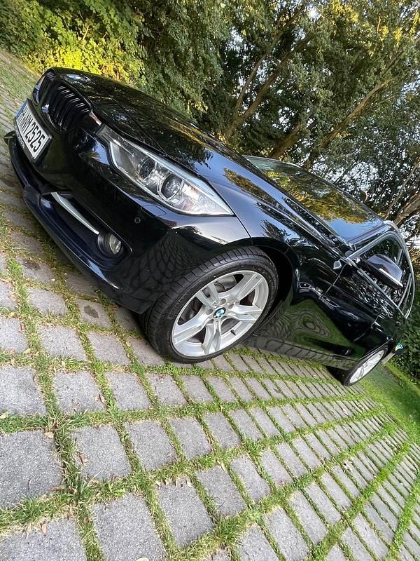 Gebraucht BMW 320 Sport Line 184 PS (135 kW) 2012 Schwarz Kombi