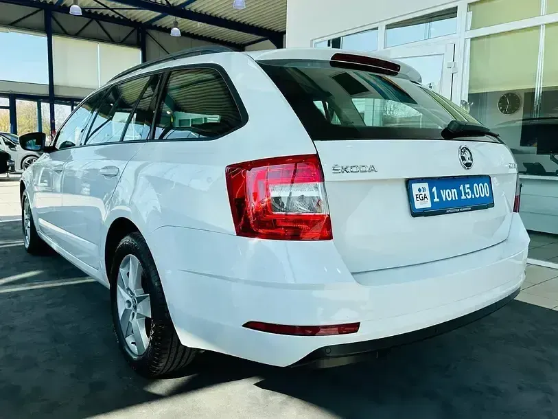 Gebraucht Skoda Octavia Ambition 150 PS (110 kW) 2018 Weiss