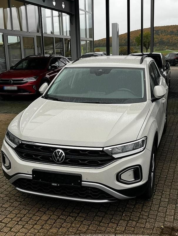 Gebraucht VW Tiguan 150 PS (110 kW) 2024 Grau SUV