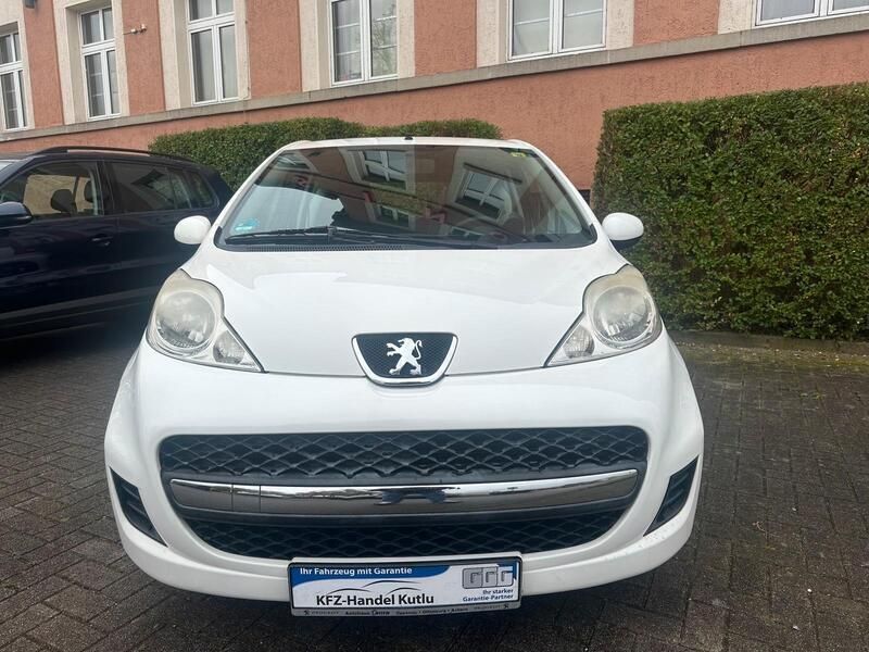 Schwarz Gebraucht 2007 Peugeot 107 Kleinwagen | 3.490 € (Teuer) - Bild 1/4