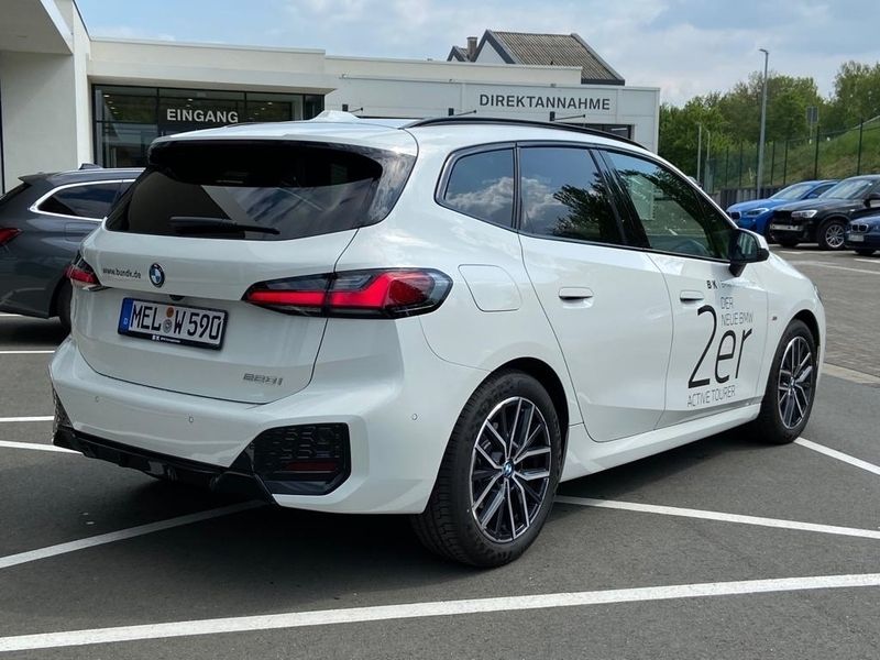 Gebraucht BMW 220 Active Tourer 170 PS (125 kW) 2022 Weiss Van / Kleinbus