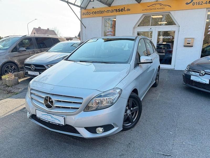 Gebraucht Mercedes B180 122 PS (89 kW) 2014 Silber Van / Kleinbus