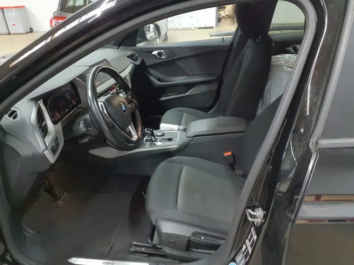 Gebraucht BMW 118 Advantage 150 PS (110 kW) 2022 Schwarz uni Kleinwagen