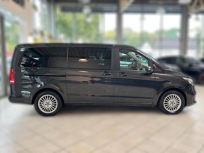 Gebraucht Mercedes V250 Avantgarde 190 PS (139 kW) 2020 Grau metallic Van / Kleinbus