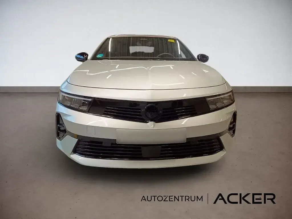 Używany Opel Astra 131 KM (96 kW) 2024 Srebrny Kombi