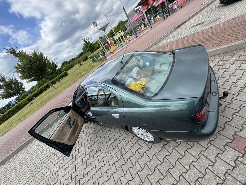Grün Gebraucht 2000 Nissan Primera Limousine | 1.400 € - Bild 1/4