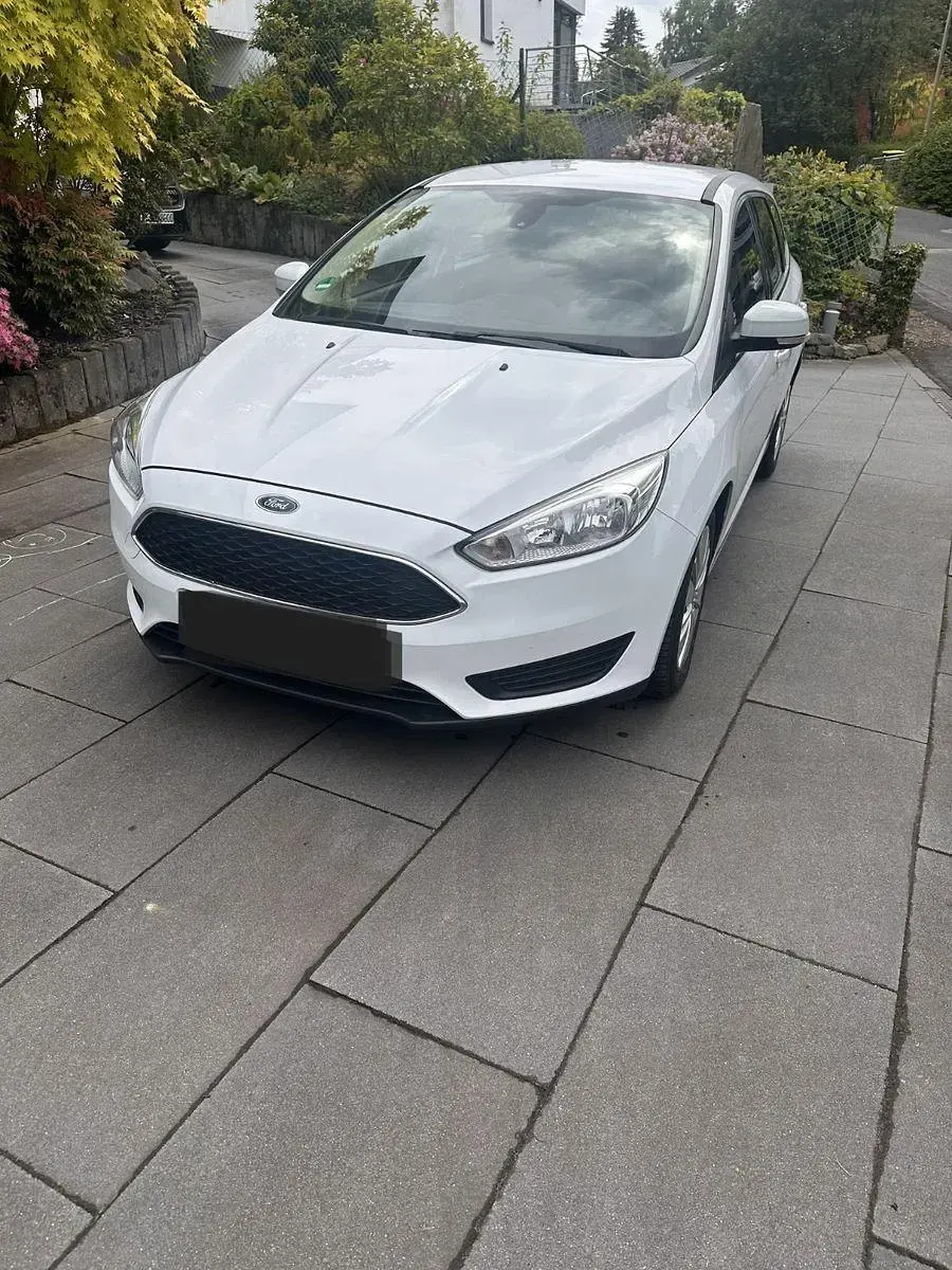 Usado Ford Focus 101 CV (74 kW) 2018 Blanco Familiar