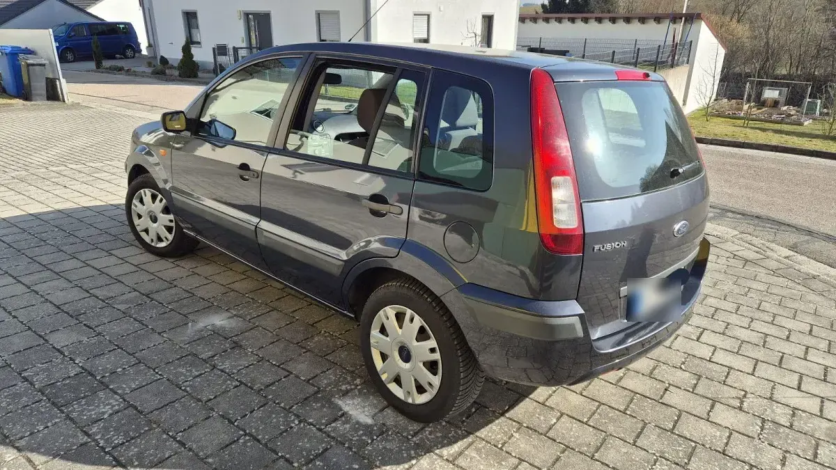 Gebraucht Ford Fusion Style 80 PS (58 kW) 2008 Grau Kleinwagen