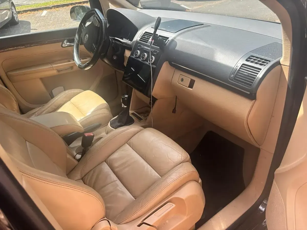 Gebraucht VW Touran 140 PS (102 kW) 2004 Schwarz Van / Kleinbus