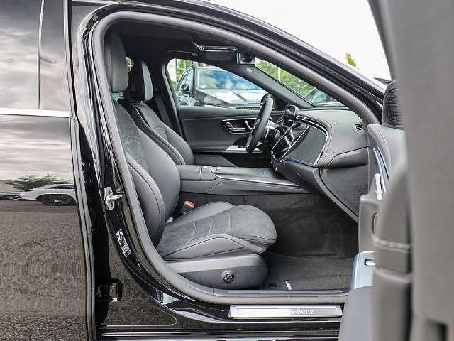 Schwarz / obsidianschwarz Gebraucht 2025 Mercedes E220 AMG line Limousine | 61.870 € (Teuer) - Bild 1/4