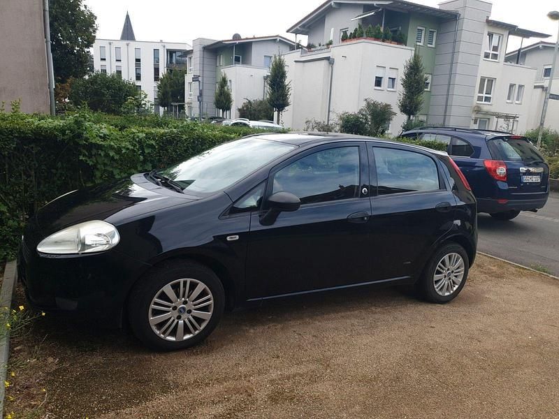 Schwarz Gebraucht 2007 Fiat Grande Punto Dynamic Kleinwagen | 650 € (Superpreis) - Bild 1/4