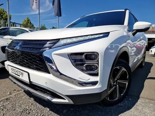 Używany Mitsubishi Eclipse Cross Plus 188 KM (138 kW) 2022 Biały SUV