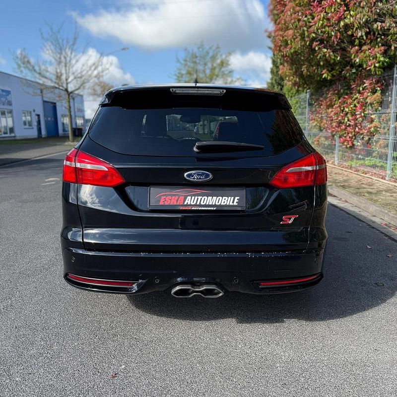 Usata Ford Focus ST 185 CV (136 kW) 2016 Nero Station wagon